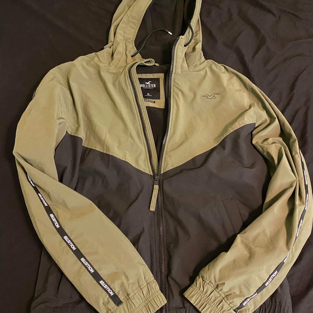 Hollister windbreaker jacket